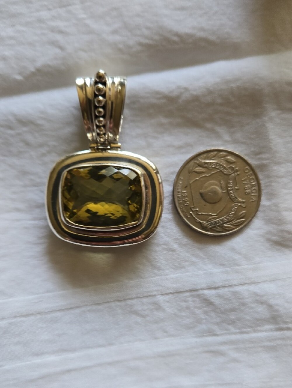 Sterling Silver Pendant with Yellow Faceted Gem - Picture 4 of 8